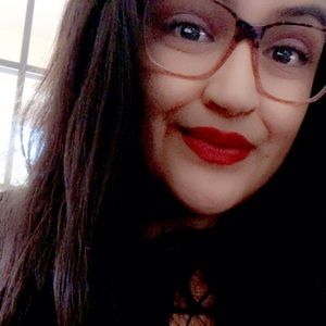 Meet your Posher, Isabella